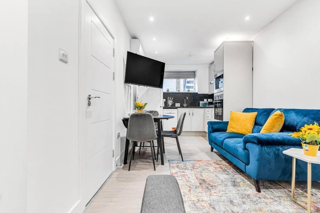 Luxstay Holland Park Apartment With Ac 伦敦 外观 照片