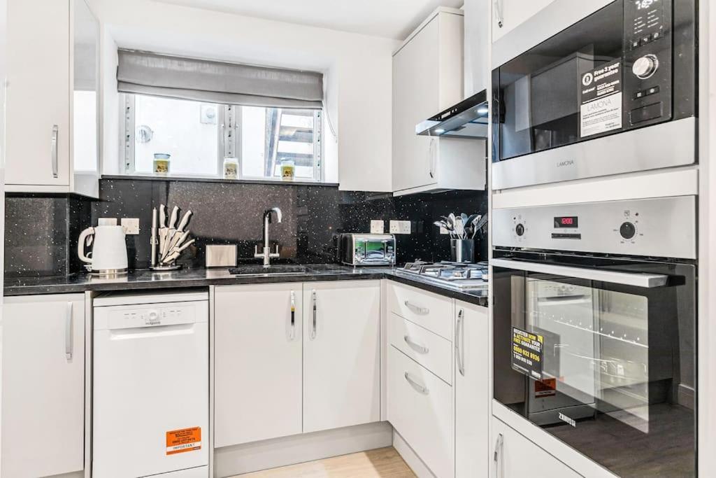 Luxstay Holland Park Apartment With Ac 伦敦 外观 照片