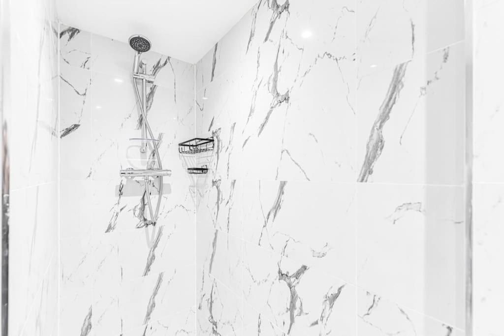Luxstay Holland Park Apartment With Ac 伦敦 外观 照片
